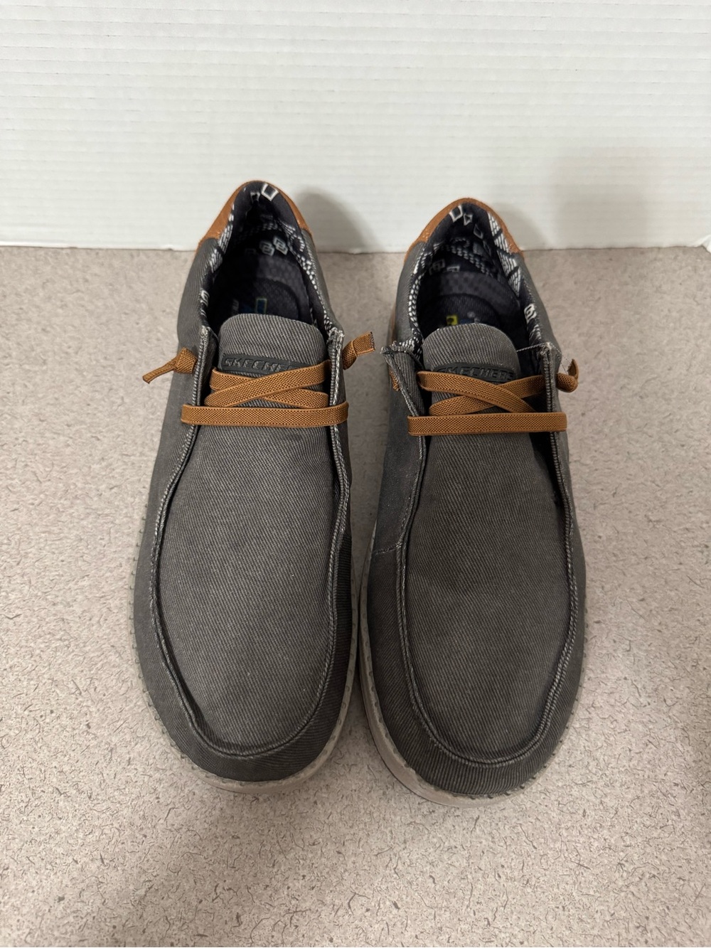 Skechers Men’s Size 9.5 Relaxed Fit Melson Parlen Mens Black Slip Ons